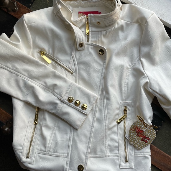 Apple Bottoms white faux-leather jacket with gold details - Picture 1 of 10